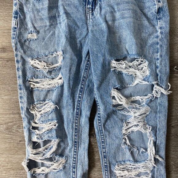 Almost Famous Distressed Ripped Denim Jeans SZ 0 - Picture 10 of 16